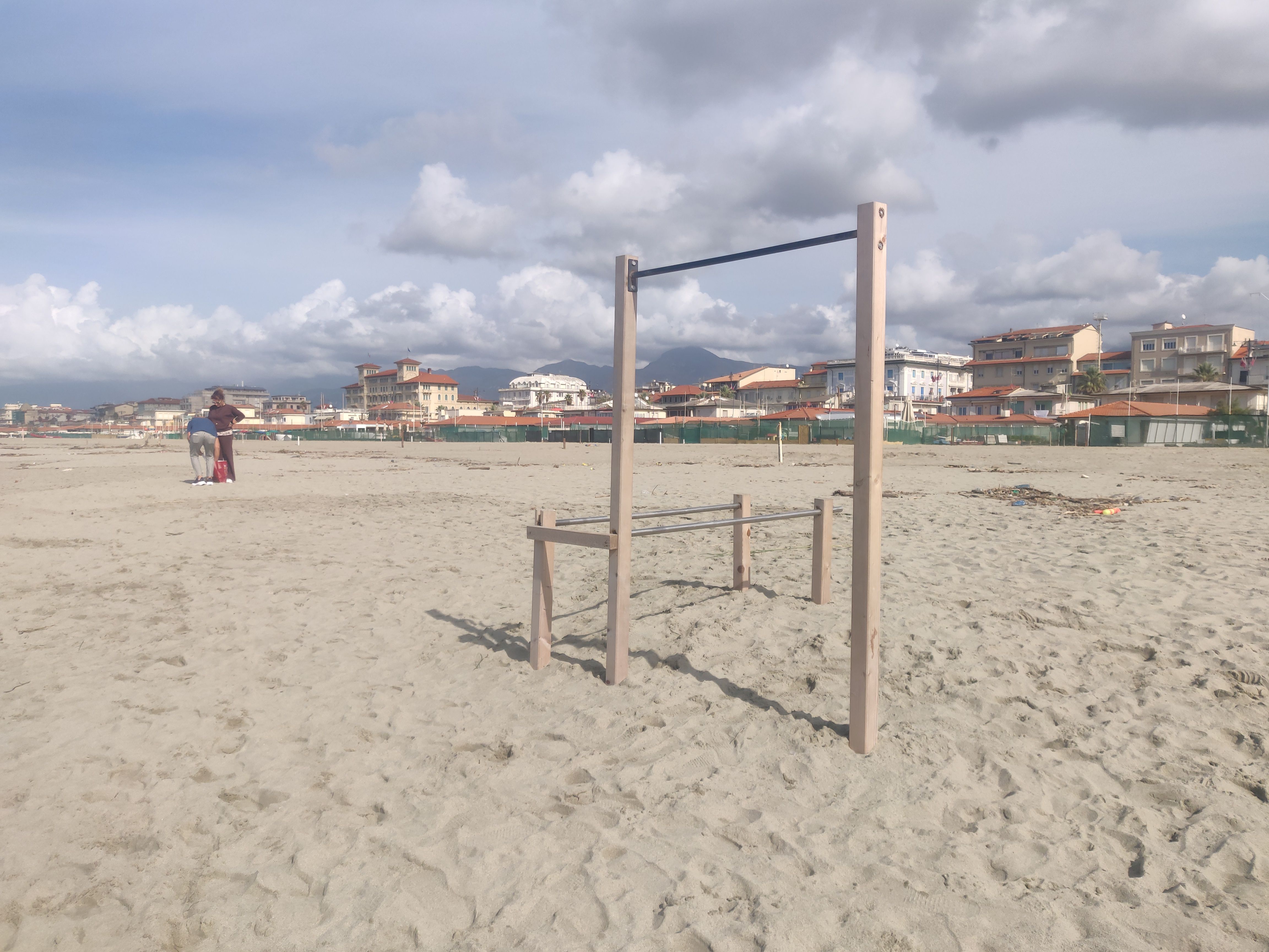 A pull bar on the beach